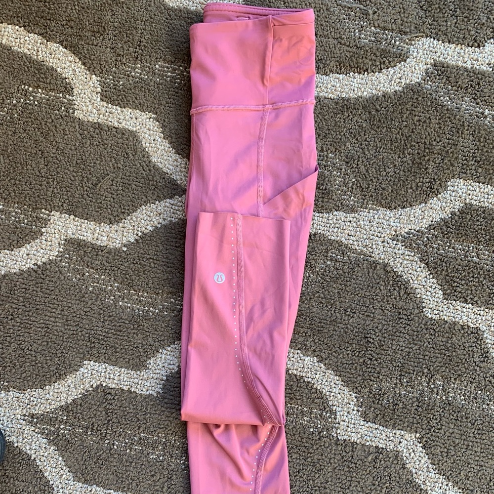 Lululemon Fast and Free 20” brushed leggings. Size 2.